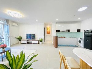 đỉnh nóc kịch trần 60m2/ full nt 1 tỷ 9 shr, vay 60%, lock mới phạm văn đồng. 