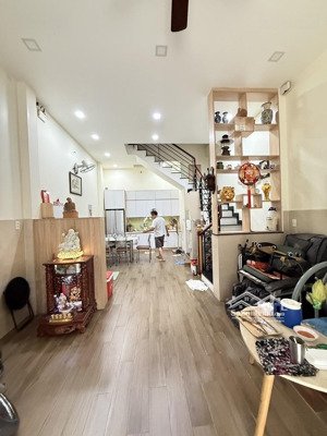 nhà ngay gò dầu, tân phú, 46m2, gồm 4 phòng ngủ, 4wc