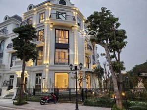 siêu biệt thự villa sân vườn elegant park thạch bàn 375m2, 4,5t nhà full nội thất lh: 
