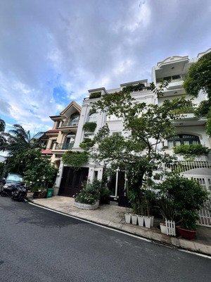 bán nhà góc 2 mt hẻm 6m đường bàu cát p11 .q tân bình dt: 5 x 12 giá : 7,5 tỷ