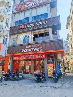 siêu hiếm cho thuê nhà mặt phố trần duy hưng dt 130m2x4t, mt 8m cực rộng, không vướng cột