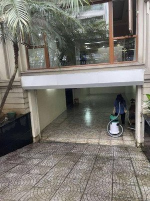 giảm chào bán gấp biết thự mặt phố lạc long quân view hồ tây dt 154m 5t mt 8.2m giá 79.9tỷ.