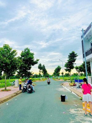 bán nhanh vài lô đất mặt tiền đường lớn, dễ sinh lời, gần tthc xã thủ thừa, sổ công chứng ngay