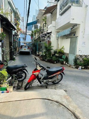 giá sốc ngay tân bình! nhà 2tầng-3pn chỉ 1tỷ980 nguyễn hồng đào 38m²,sổ đầy đủ-hẻm 6m,gọi gấp em