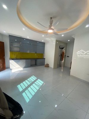 bán nr tại tây mỗ, 6,8 tỷ, 40m2, 4pn, 4wc, thang máy, lô góc thoáng hai mặt. ô tô vào gần nhà!