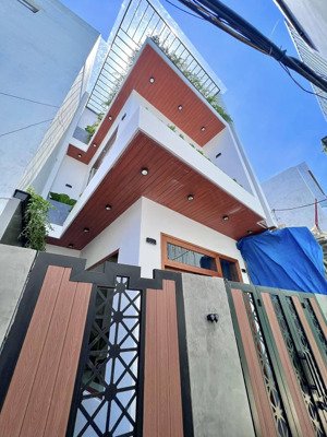 cần bán gấp nhà đường lê đức thọ, gò vấp, dt 80m2, giá 3,6 tỷ, shr, đang cho thuê 28tr/ tháng