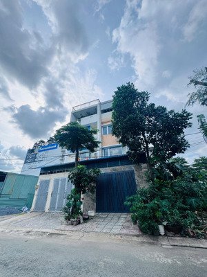 bán nhà 4 lầu đẹp cách đỗ xuân hợp 20m. đường rộng 12m. khu bàn cờ. đối diện global city. dt 5x25.5