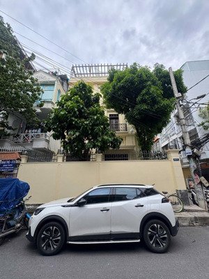 bán biệt thự góc 2mt d2 (nguyễn gia trí) p25 bình thạnh dt 9x21m hầm 4 tầng full nội thất giá 35 tỷ