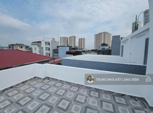 bán nhà cạnh ngã tư thạch bàn cổ linh vài bước chân ra mặt phố thạch bàn cách aeon mall 200m