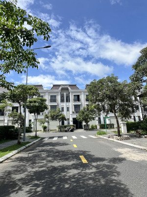 chính chủ gửi bán căn nhà 1 trệt 2 lầu nhà phố hiện đại trong kđt phúc an city