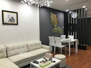 em cho thuê 2 ngủ 2 vs hđ mon full đồ .diện tích 67 m2 .giá 13 tr .liên hệ : 