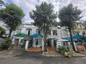 cho thuê lại tầng trệt và tầng lửng phù hợp ở hoặc kết hợp làm văn phòng