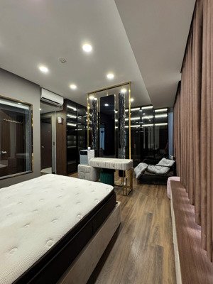 căn hộ đập thông rộng - có gu giá 30 triệu, 105m2 tại the tresor phường xóm chiếu chính chủ