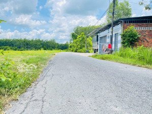 mặt tiền nhựa xã thái mỹ, diện tích : 5808m2 có 313m2 thổ cư. giá chủ bán chỉ : 32tỷ