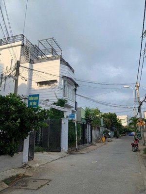 bán nhà góc 2 mặt tiền hẻm xe hơi đào sư tích, phước lộc, nhà bè. kế bên chợ phước lộc.