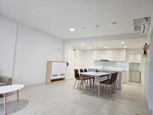 duy nhất căn 3pn 102m2 - full nội thất - 22tr5 - tầng cao thoáng mát - view landmark 81