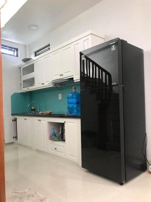 cho thuê nhà 5 tầng phúc đồng, long biên. 35m. giá: 8 triệu/tháng. lh: 