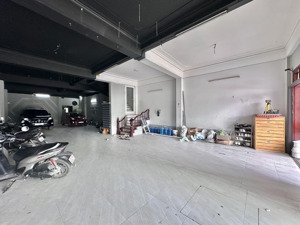 155m kho chứa hàng khu vực nguyễn xiển cần cho thuê, giá 21tr/th