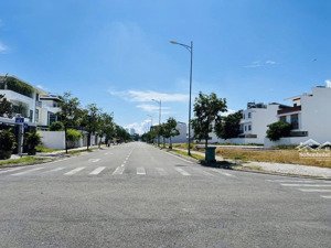chính chủ bán lô góc 190m2 hướng đông nam gói 5 gần võ nguyên giáp, trục đường thông 12m đẹp