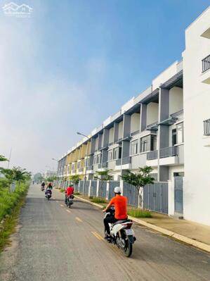 Đầu tư nhà phố Phước Đông New City, Trảng Bàng với giá F0 chỉ từ 1,2 tỷ/căn Lh 0938677909 xem nhà thực tế