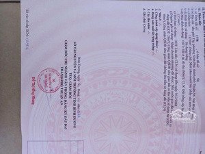 cần bán lô đất cổng chào bình dương ngay bv qt hạnh phúc . dt 117,6m2 đường trước nhà 3,5m