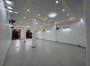 Cho thuê nhà 2 tầng Lý Thanh Tông - song song với Phạm Văn Đồng - NGANG 10m