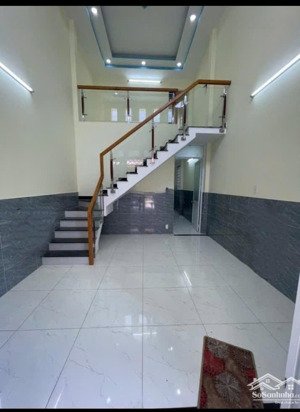 chính chủ bán nhà 2 tầng đúc mới ngay đặng thúc vịnh, hóc môn, 60m2 4x15, đường nhựa 8m, chỉ 1.8 tỷ