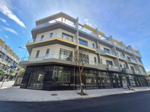 siêu hiếm căn góc 2 mặt tiền siêu đẹp, dt 7,7*16.25m ~100m2, vốn từ 4,1 tỷ, tặng nội thất 400tr