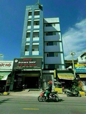 chính chủ cần bán nhà mt trần hưng đạo - quận 1(4x20m) 5 lầu hđt: 90 triệu/th giá: 39 tỷ