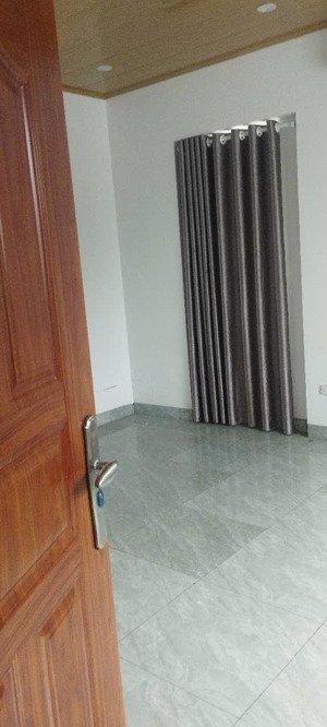 cho thuê căn hộ 2pn + wc, tại biệt thự tp giao lưu, riêng biệt, oto xe máy để thoái mái