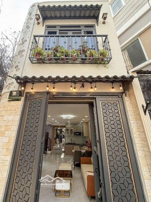 nhà hiếm khu duy tân-giá đầu tư,shr,pháp lý chuẩn,đoạn đẹp,tiện kinh doanh,chỉ việc xách vali vào ở