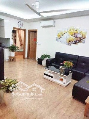 bác e xuống liên kề, cần nhượng lại căn hộ 60m2, 2 phòng ngủ, 2 vệ sinh, tặng lại nội thất