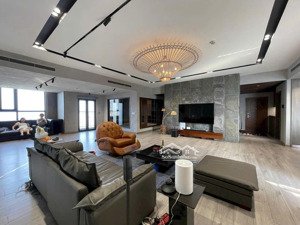 vợ chồng em bán ch hoa hậu đẹp nhất học viện quốc phòng 3pn 136m2 căn góc view hồ. giá 9tỷ3 rẻ nhất