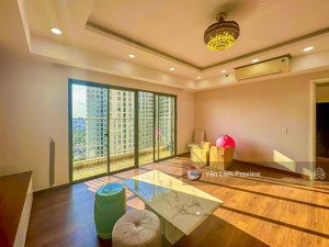 cần bán căn hộ tại masteri thảo điền tầng cao gồm 3 phòng ngủ với diện tích 98m2