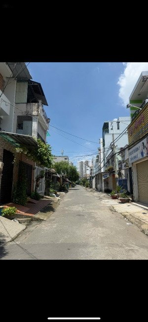 cho thuê nhà mặt tiền đường 8m ngay đường lê ngã phường phú trung, nhà phố liền kề
