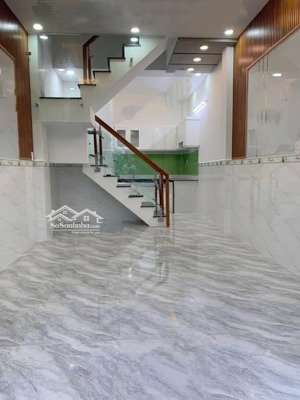 nhà mới xây sổ hồng 1 / đường nguyễn văn quá gần cầu tham lương q12 .giá: 1 tỷ 079 triệu .