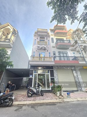 nhà 3 tầng kdc phú hồng khang chỉ 3tỷ 990 bớt lộc