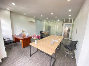 văn phòng ban công thang máy full bàn ghế 60m2 giá chỉ 7triệu5 có bảo vệ 24/24