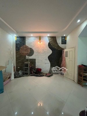 cần bán gấp nhà đẹp phố thái thịnh - ô tô vào nhà - khu vực tiện ích bạt ngàn
