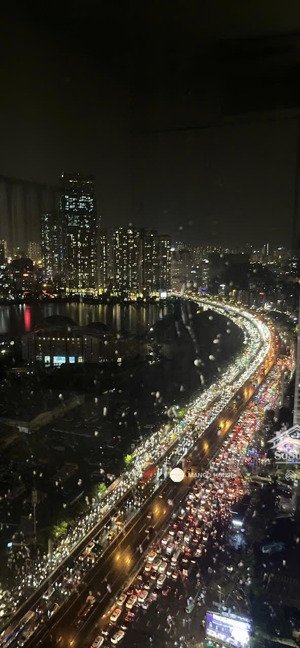 cho thuê 4 ngủ sunshine center đầy đủ đồ tầng cao thiết kết hiện đại, tiện ích đầy đủ