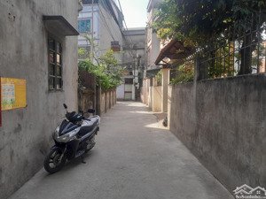 lệ mật, long biên, 50m * 5 tầng, 8,7 tỷ. gara, thang máy.