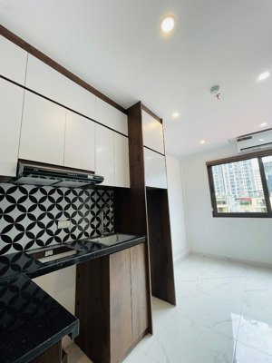 bán toà dòng tiền ccmn xây mới 7 tầng thang máy, 10 tỷ, 11 phòng full nội thất, ngõ nông