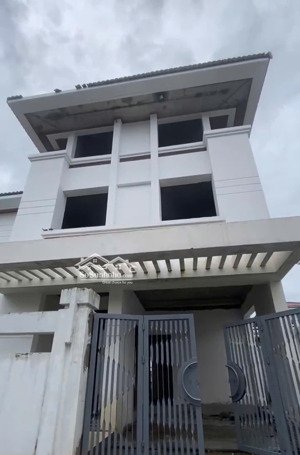 chính chủ cần tiền gấp bán cắt lỗ sâu biệt thự flc 300m2 đã hoàn thiện mặt ngoài