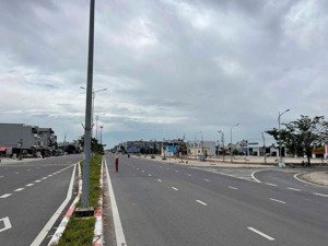 chính chủ gửi bán gấp lô 80m2 giá chỉ 1tỷ5 tại tdc lộc an - bình sơn, sổ riêng, thổ cư 100%, tl nhẹ
