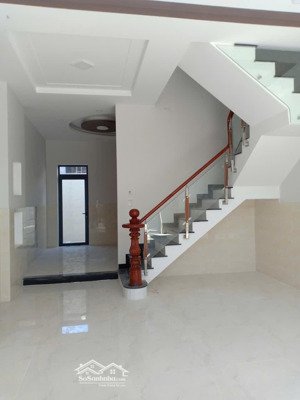 10 triệu/tháng - nhà sạch sẽ mới 1 trệt 2 lầu 4 phòng ngủ 3wc ( 5 x 16m=85m2 ) đường 10m trường lưu