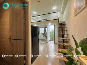 phòng full nội thất, có ban công thoáng mát