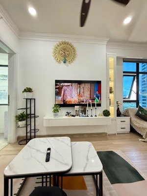 căn góc 12, tầng 31 tòa oc2b nội thất mới trắng tinh khôi xéo biển