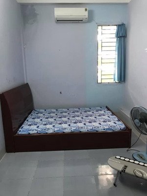 chính chủ ngộp banhk - cần bán gấp chung cư c5: căn góc 206 (tầng 2)