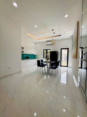 khu dự án để ở tiện ích đầy đủ, nằm trục đường chính và xung quanh kcn