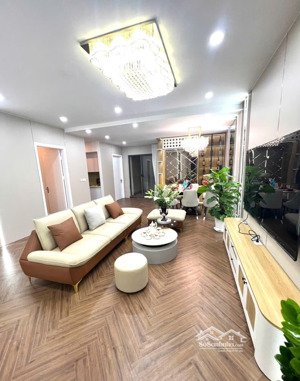 cần bán căn 97m² có thể thiết kế 3 ngủ victoria chỉ 5 tỷ hơn, về ở ngay, thoáng mát cực đẹp